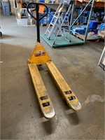 ULine 5000lb capacity pallet Jack