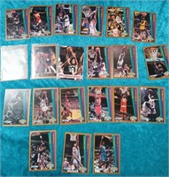 11 - LOT OF COLLECTIBLE BASKETBALL CARDS (M25)