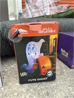 HALLOWEEN INFLATABLE DÉCOR - SCARED GHOST