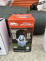 HALLOWEEN INFLATABLE DÉCOR - CUTE WICKED GHOST