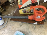 Black and Decker Leaf Hog Blower / Vac - Electric