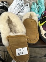 Staheekum fluffy slippers size 9 used