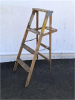 4ft Wooden Step Ladder