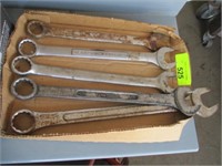 Assorted wrenches