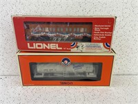 2 LIONEL TRAIN CARS