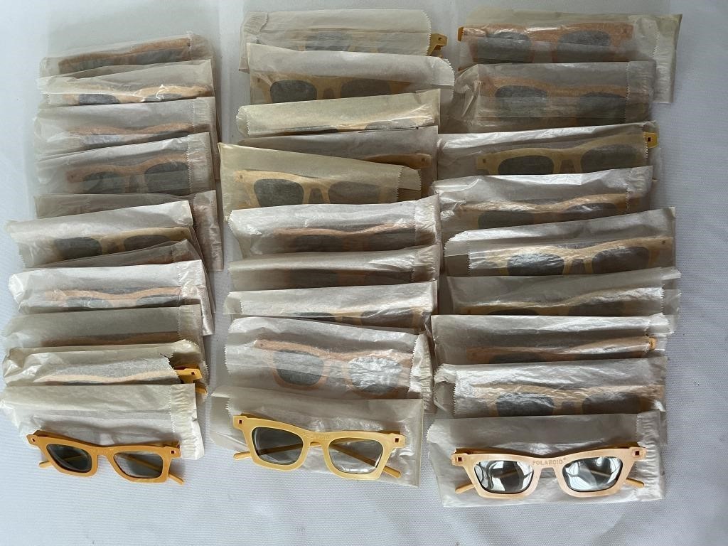 30 Vintage Polaroid 3D Glasses NOS