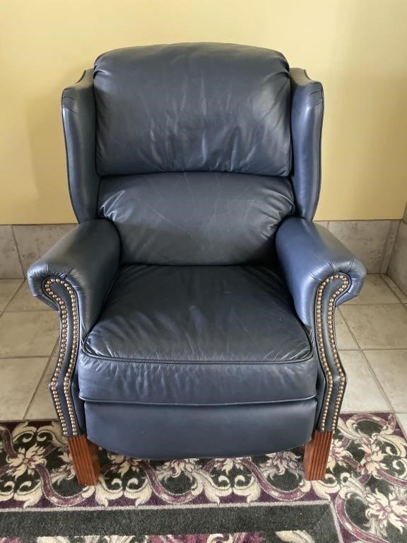 La-Z-Boy Leather Wingback Recliner (B)