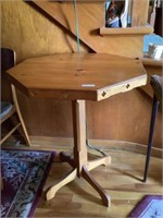 Vintage handcrafted pedestal table 2ftx29"h