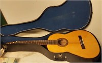 SILVERTONE GUTAIR- AND CASE-
MODEL
