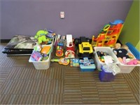 LOT, ASSORTED CHILDRENS TOYS & GAMES IN THIS