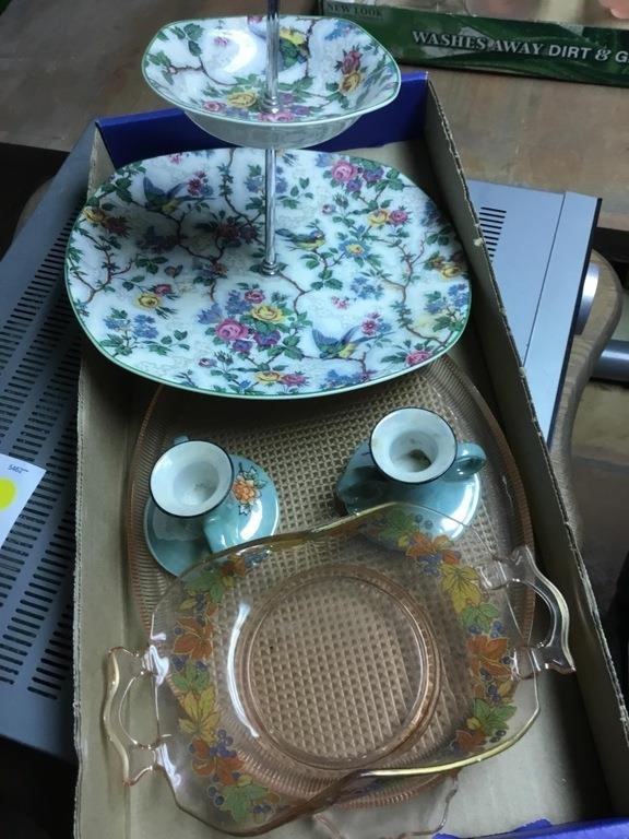Lot of vintage dishes