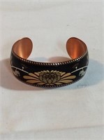 Decorative flower bracelet