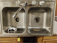 STAINLESS STEEL KITCHEN SINK COMPLETE WITH