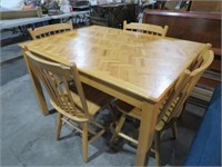 SOLID OAK DINETTE TABLE WITH 4 CHAIRS