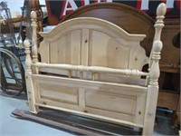 SOLID PINE QUEEN SIZE POSTER BED WITH RAILS
