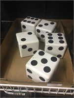 5 wooden dice