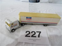 ERTL AMWAY TRUCK (TRAILER HAS SOME