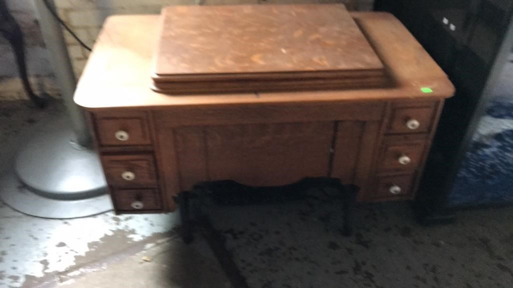 Sewing machine table