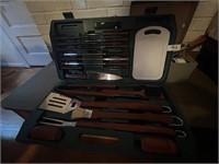 NICE BBQ TOOLS IN CASE
