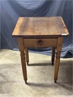 Single Drawer Oak End Table