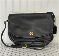 COACH Black leather purse pocketbook