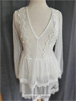 ChickME Boutique NEW Sheer Stretch Lace Top LG
