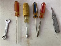 Stanley knife, screwdrivers, nut driver and