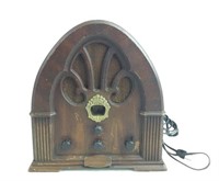 Vintage Philco Cathedral Style Radio