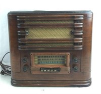 Vintage Super Silvertone Radio