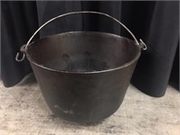 #8 cast iron footed pot
