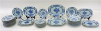 Chinese export porcelain dinner service, blue and