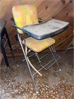 Vintage metal chair, working all the way