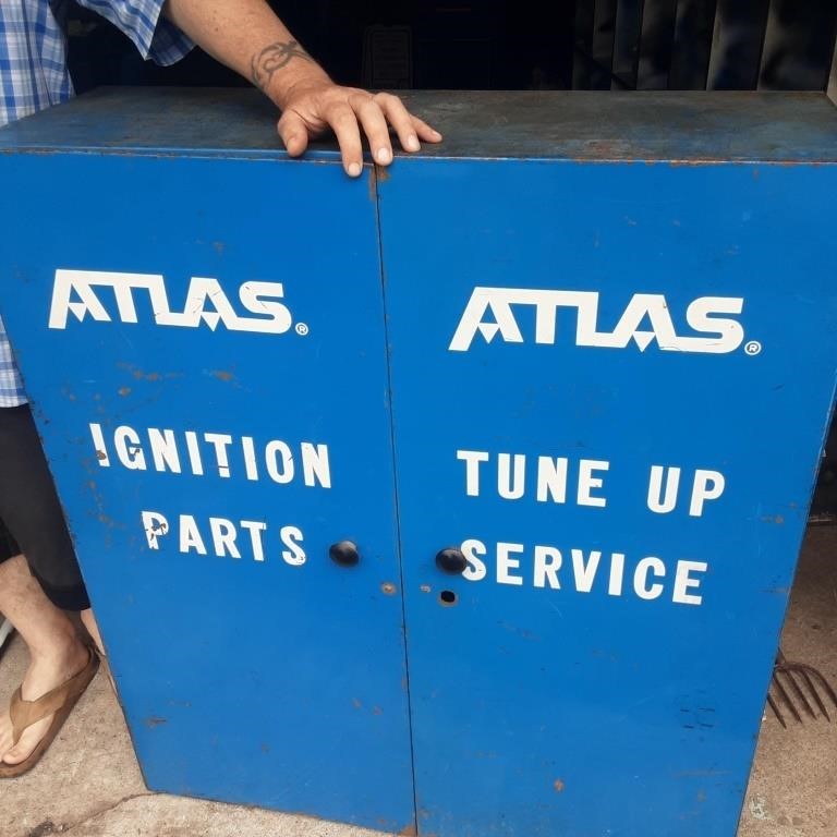 Atlas metal tool shelving unit
