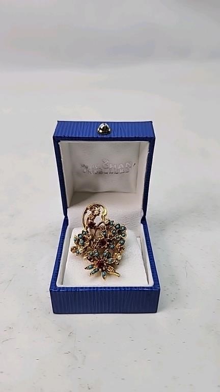 W.K. Chan jewelry Brooch