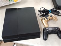 playstation 4 works and 2 controllers