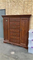 Very heavy dresser armoire bring help to load 64