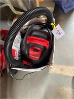 SMALL SHOP VAC WITH BOX