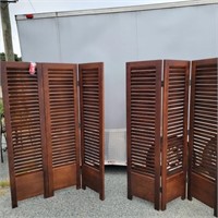 2 Oak 3 section privacy screens each measures
