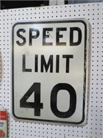 40 MPH SPEED LIMIT SIGN