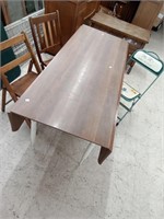 >Table with drop down leaves & 3 chairs, 60" x 41"