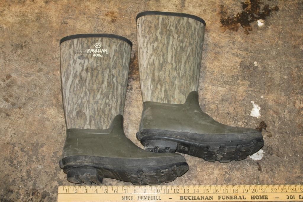 Pair of Camo Magellan Boots Men's Size 13