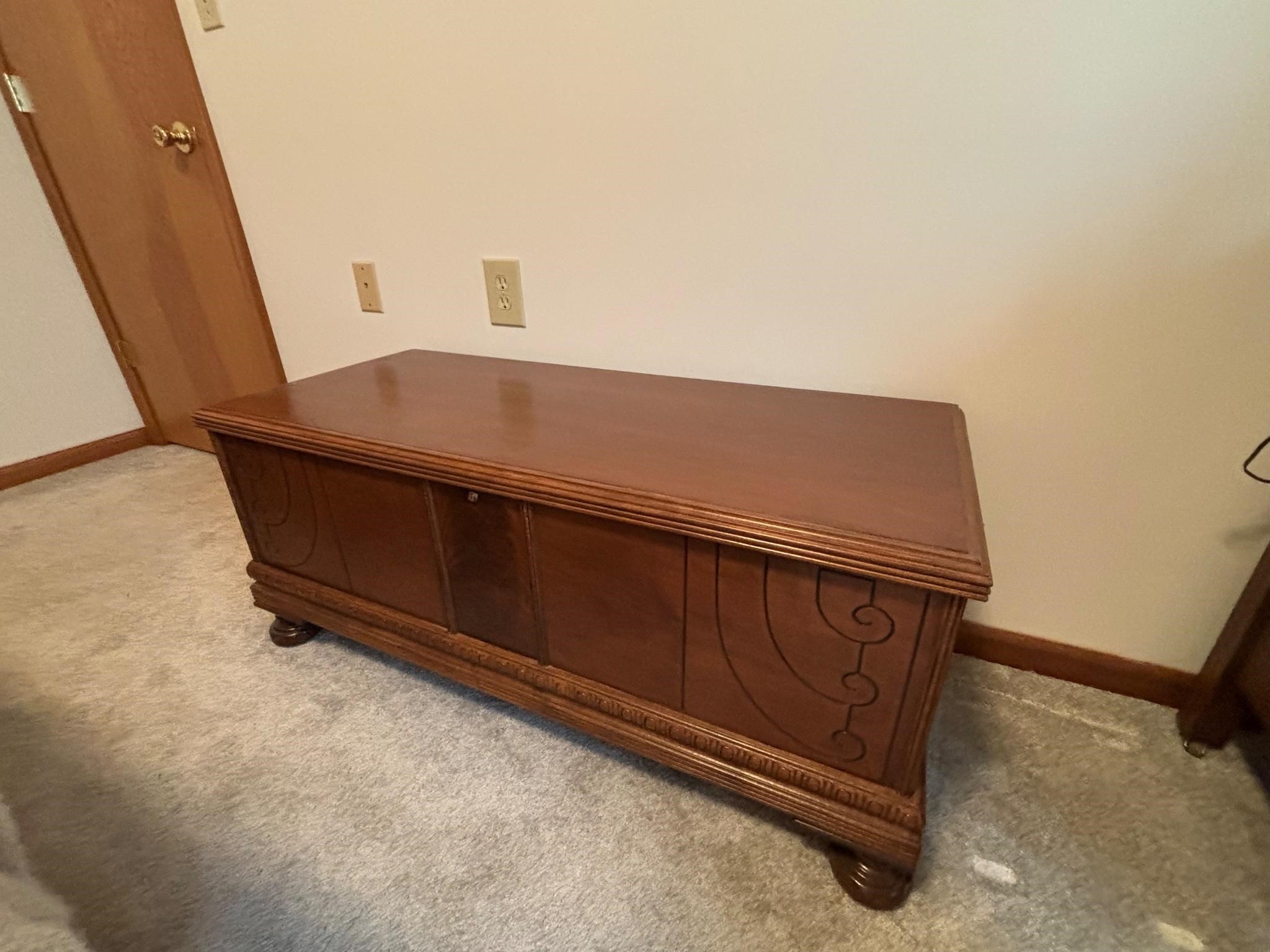 Roos Cedar Chest