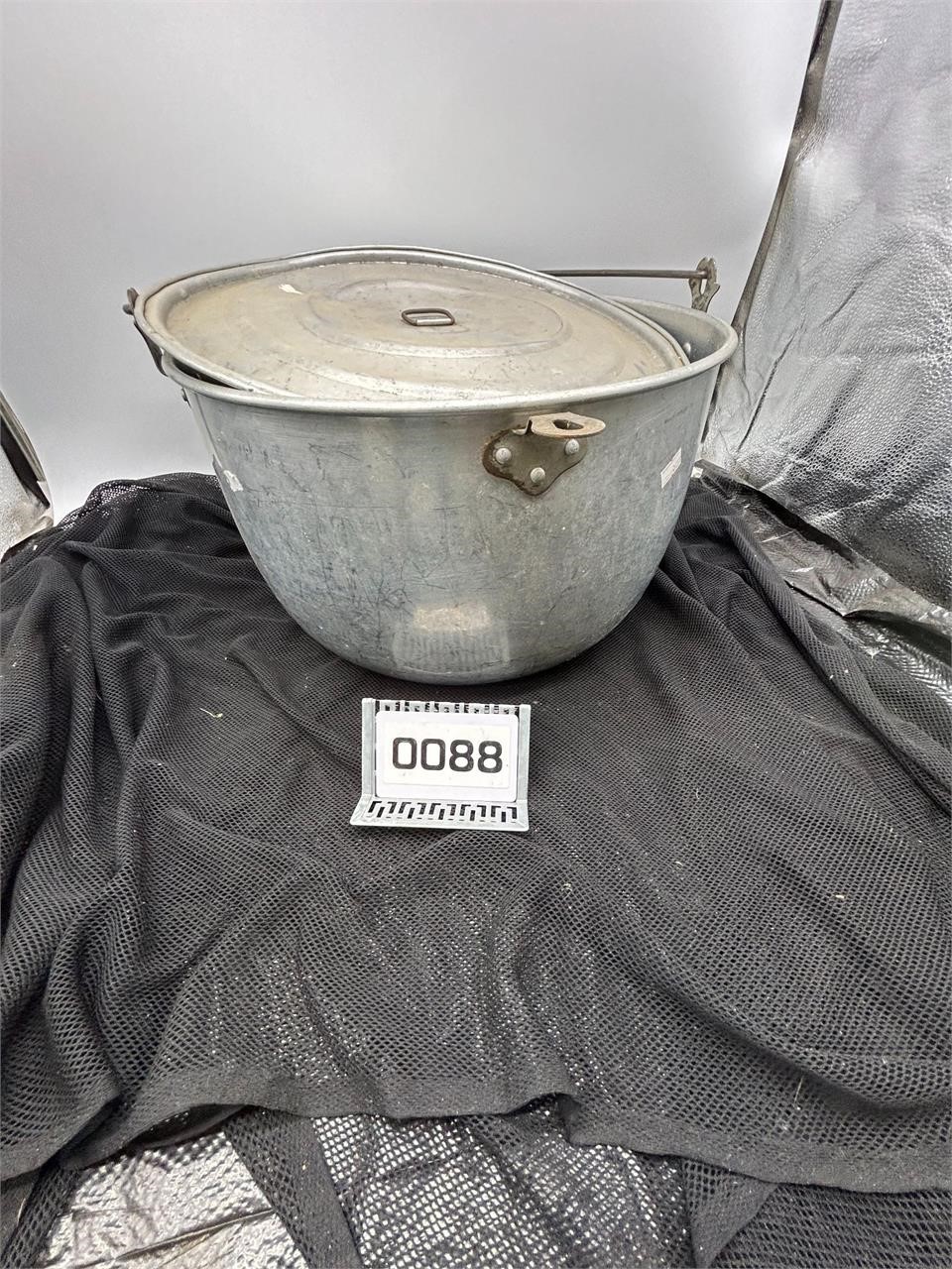 Aluminum Pot with lid