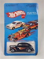 HOT WHEELS '40 FORD 2 DOOR FRENCH CANADIAN CARD