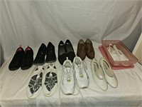 8 Pairs of Ladies Shoes, Storage Tote