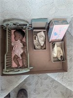 Early baby shoes babydoll & crib