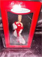 Barbie 2000 Hallmark Keepsake Ornament