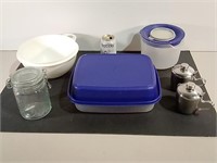 Lot Of Kitchen Items Incl. Tupperware