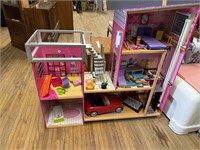 DOLL HOUSE WITH ACC.