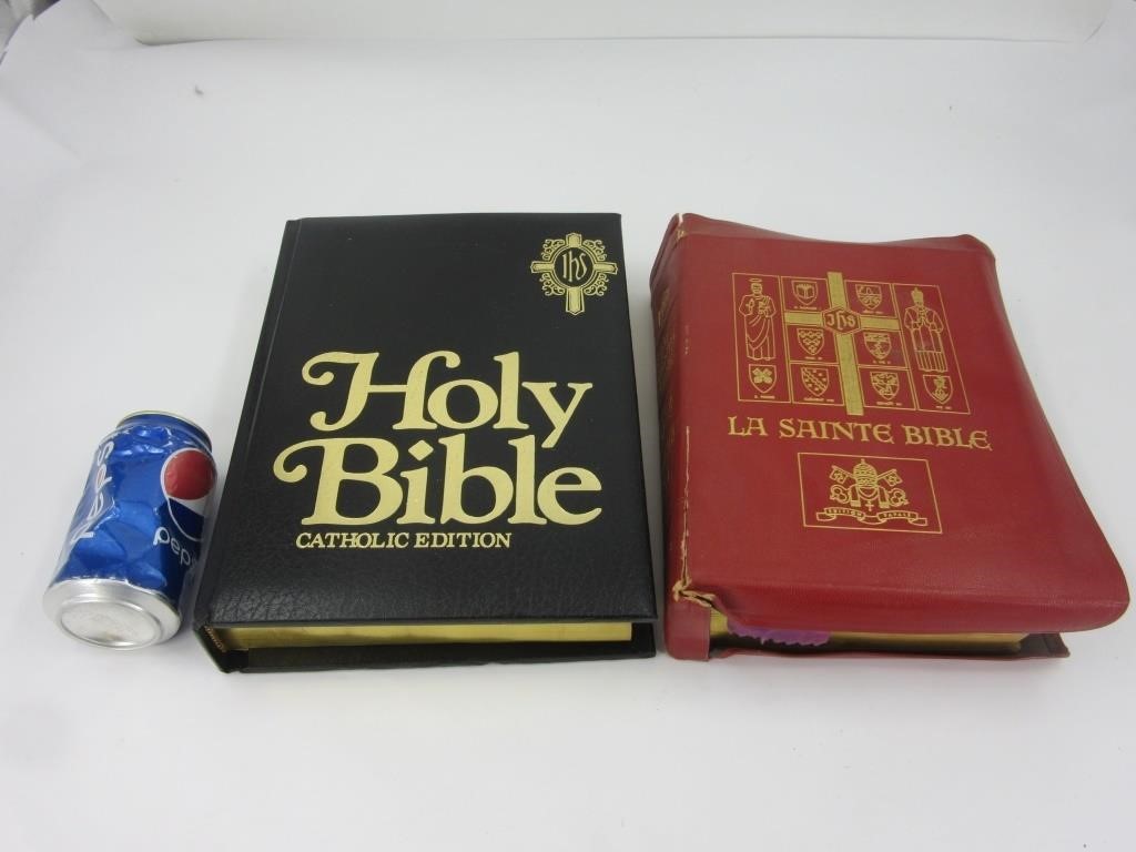 2 saintes Bibles